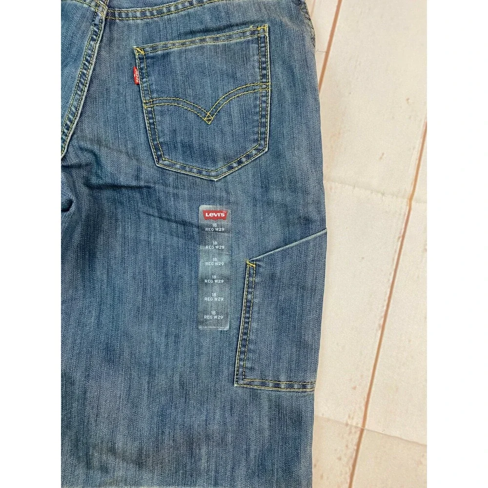 Levis  Blue Utility Womens Denim Shorts Size Waist 29 Medium wash Nwot 18 reg